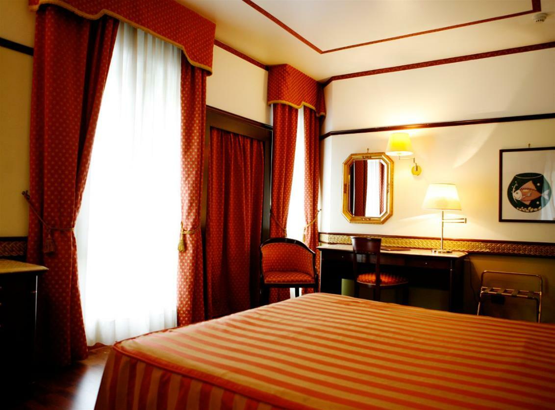 Hotel Politeama Палермо Экстерьер фото